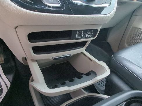 Certified 2023 Chrysler Pacifica Touring-L FWD image 18