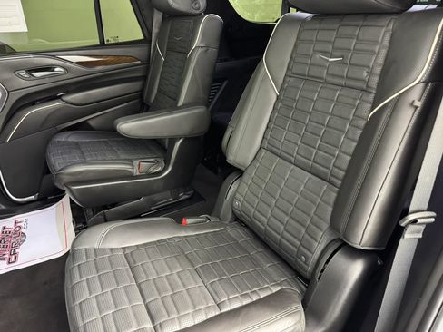 Used 2024 Cadillac Escalade Sport Platinum w/ LPO, ONYX Package AWD/4WD image 37