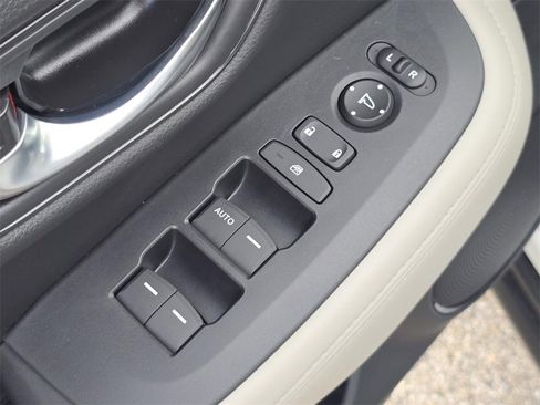 New 2026 Honda HR-V LX image 25