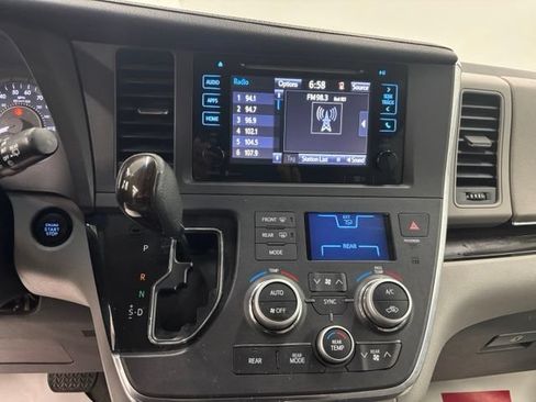 Used 2015 Toyota Sienna XLE w/ XLE Navigation Package FWD image 27