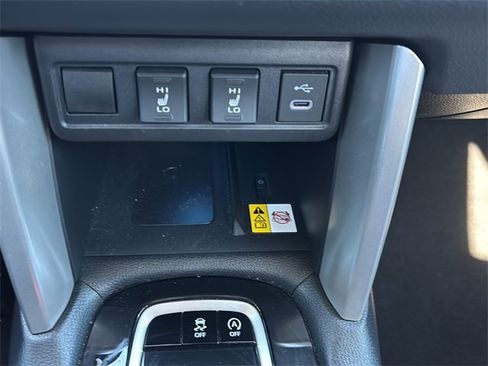 Used 2023 Toyota Corolla Cross XLE w/ Convenience Package image 28