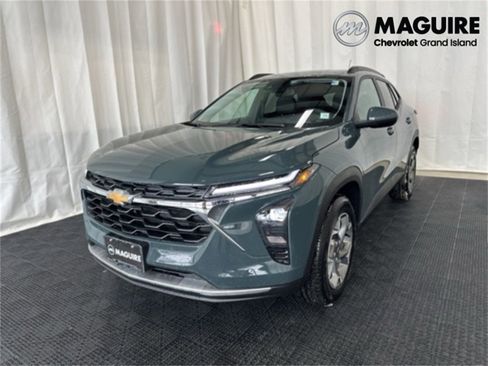 New 2026 Chevrolet Trax LT w/ Sunroof Package image 1