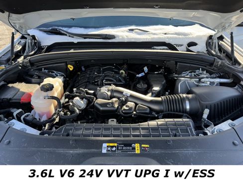 Used 2024 Jeep Grand Cherokee Laredo w/ Luxury Tech Group I image 12