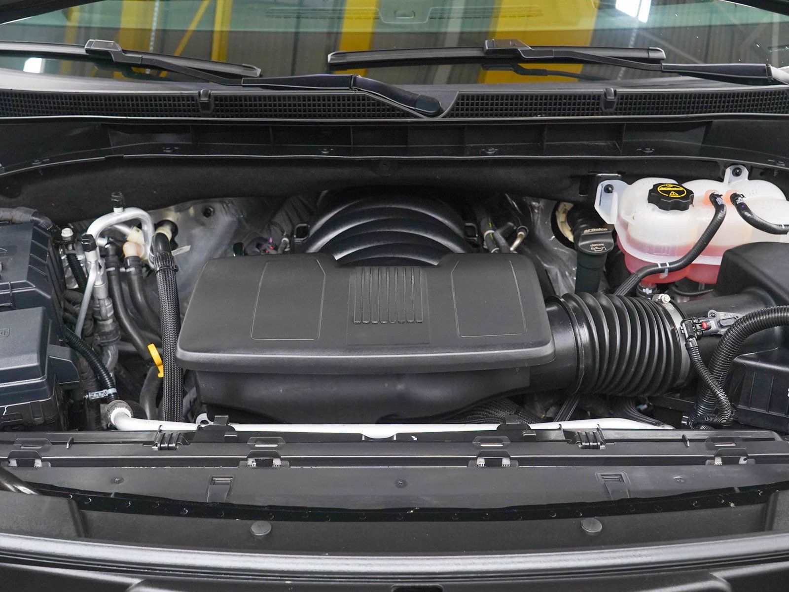 Used 2025 GMC Yukon Denali w/ Denali Reserve Package AWD/4WD image 36