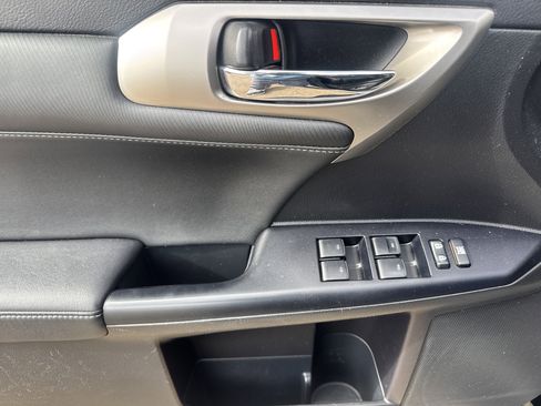 Used 2015 Lexus CT 200h image 9