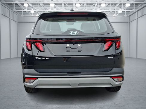 Used 2025 Hyundai Tucson SE AWD/4WD image 5