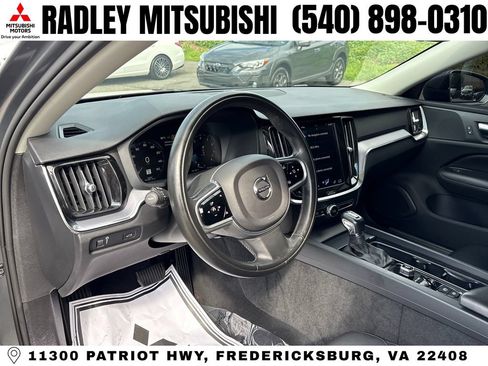 Used 2020 Volvo S60 T5 Momentum w/ Protection Package Premier FWD image 4