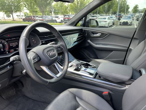 Used 2020 Audi Q7 3.0T Prestige w/ Prestige Package AWD/4WD image 17