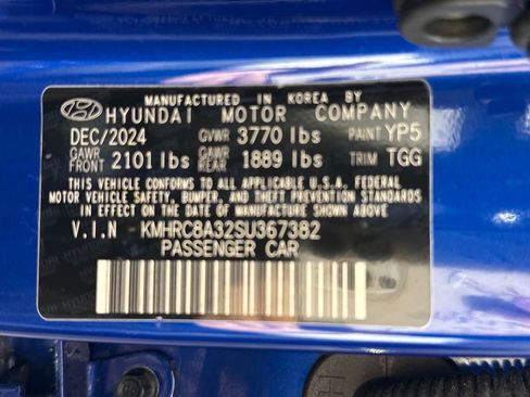 Used 2025 Hyundai Venue SEL image 33