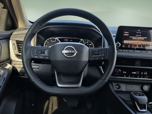 Certified 2026 Nissan Rogue SV FWD image 9