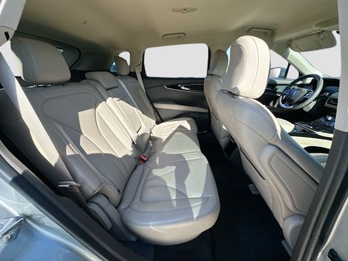 Used 2023 Lincoln Nautilus FWD image 26