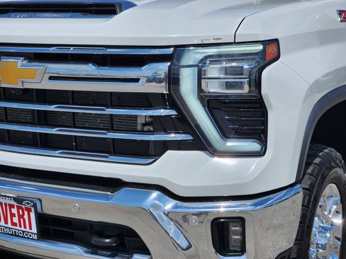 Used 2024 Chevrolet Silverado 2500 LTZ w/ LTZ Plus Package AWD/4WD image 8