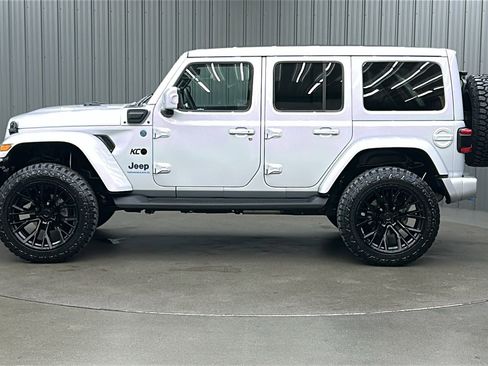 Used 2024 Jeep Wrangler High Altitude image 2