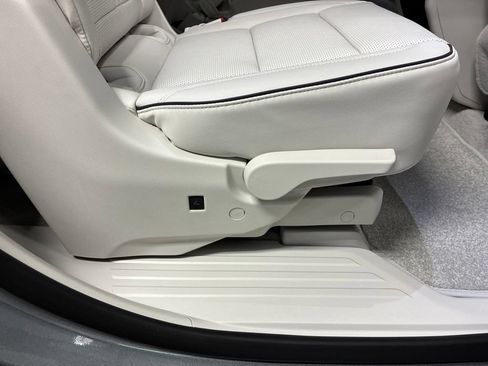 New 2027 Buick Enclave Avenir AWD/4WD image 14