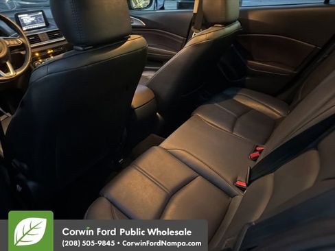 Used 2018 MAZDA MAZDA3 Touring image 27