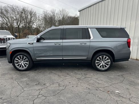 Used 2022 GMC Yukon XL Denali w/ Denali Ultimate Package image 9