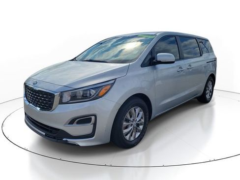 Used 2020 Kia Sedona L image 3