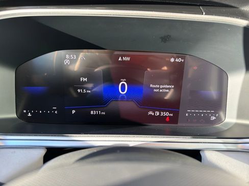 Certified 2025 Volkswagen Taos SE image 18