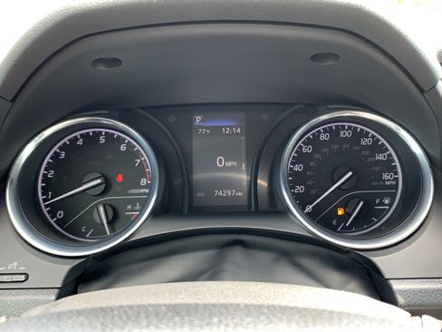 Used 2019 Toyota Camry SE image 21