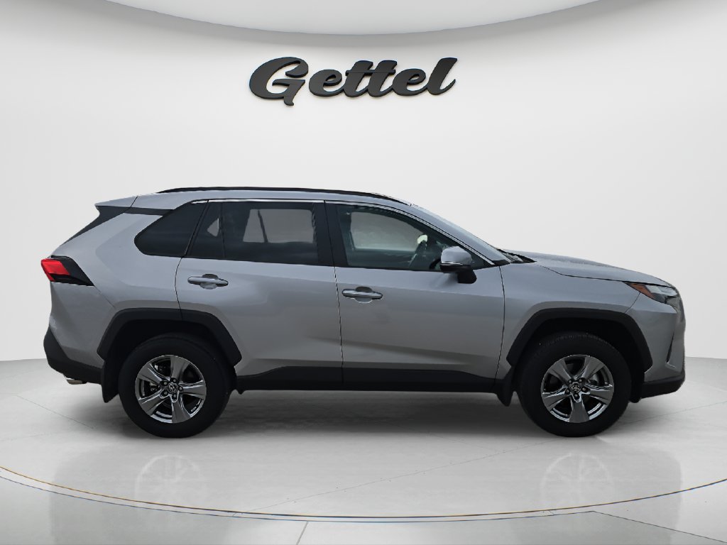 Used 2025 Toyota RAV4 XLE FWD image 4