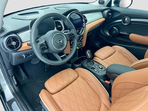 Certified 2024 MINI Cooper SE image 13