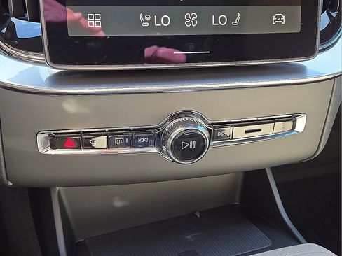 New 2026 Volvo XC90 T8 Plus w/ Protection Package Premier image 29