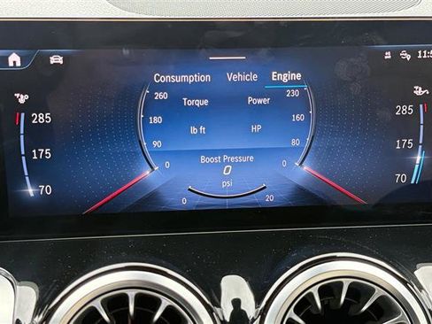Used 2025 Mercedes-Benz GLB 250 image 27
