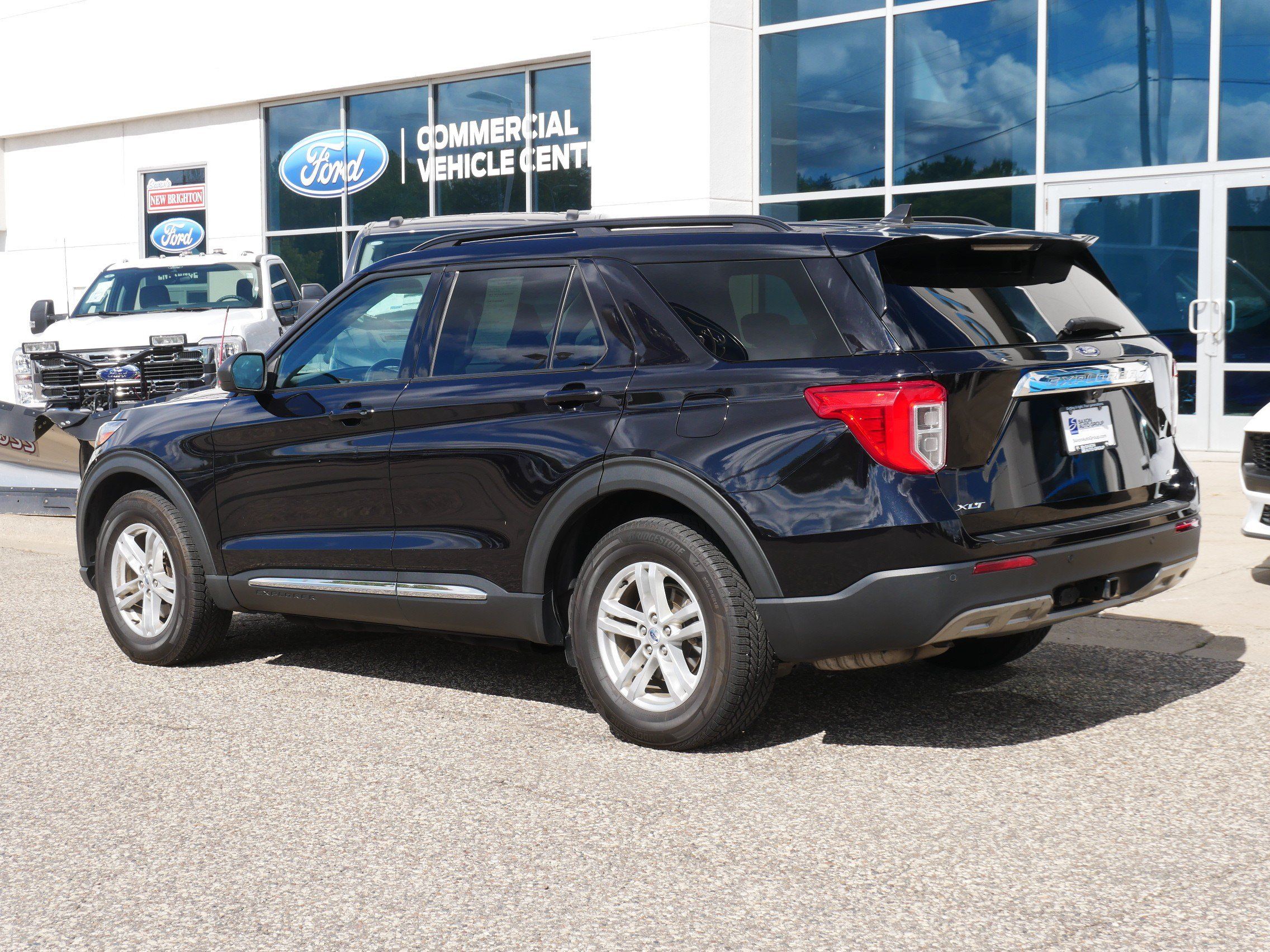 Used 2022 Ford Explorer XLT w/ Equipment Group 202A AWD/4WD image 27