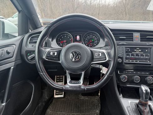 Used 2017 Volkswagen Golf 4-Door FWD image 15