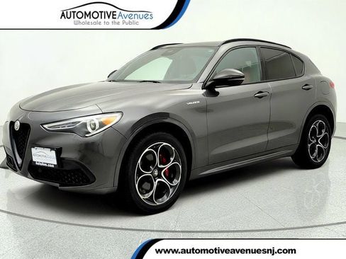 Used 2022 Alfa Romeo Stelvio Veloce AWD/4WD image 1