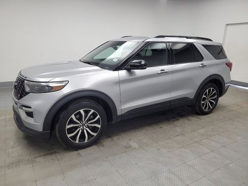 Used 2020 Ford Explorer ST image 2