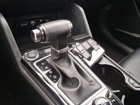 Used 2023 Kia Sportage EX image 12