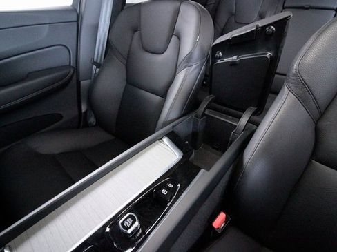 Certified 2025 Volvo XC60 B5 Plus image 11