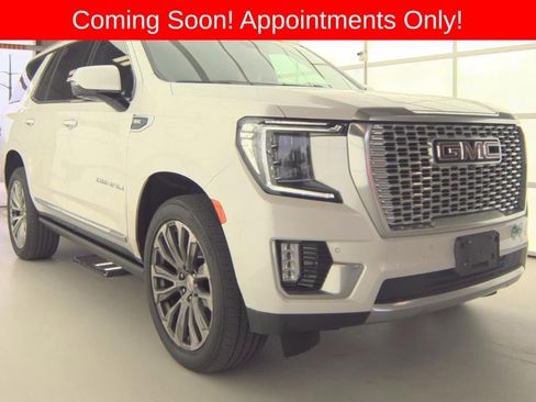 Used 2021 GMC Yukon Denali w/ Denali Premium Package AWD/4WD image 1