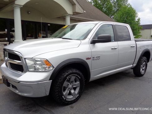 Used 2017 RAM 1500 Classic SLT AWD/4WD image 1