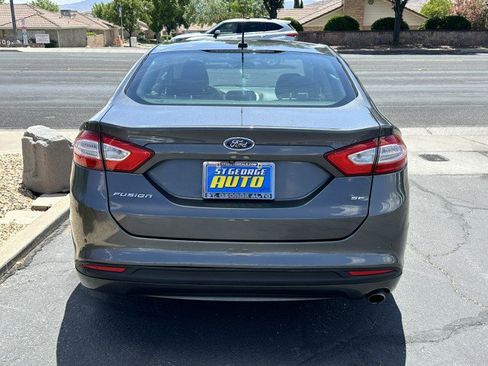 Used 2015 Ford Fusion SE FWD image 4