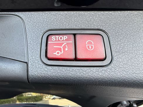 Certified 2025 Mercedes-Benz GLB 250 4MATIC image 34