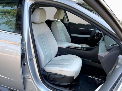 Certified 2025 Hyundai Sonata SEL FWD image 9