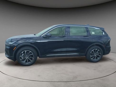 New 2026 Lincoln Nautilus Premier AWD/4WD image 2