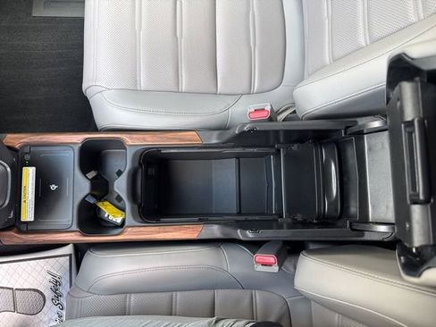 Used 2022 Honda CR-V Touring image 11
