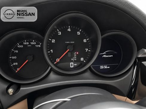 Used 2019 Porsche Macan AWD/4WD image 11