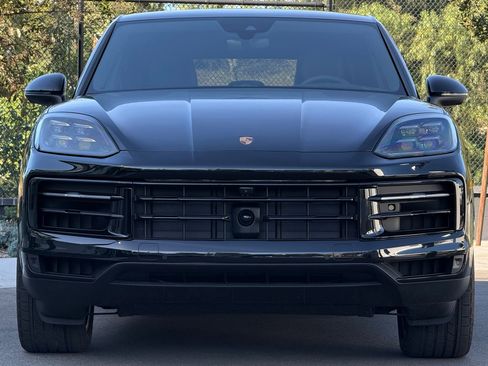 New 2025 Porsche Cayenne E-Hybrid Coupe AWD/4WD image 10