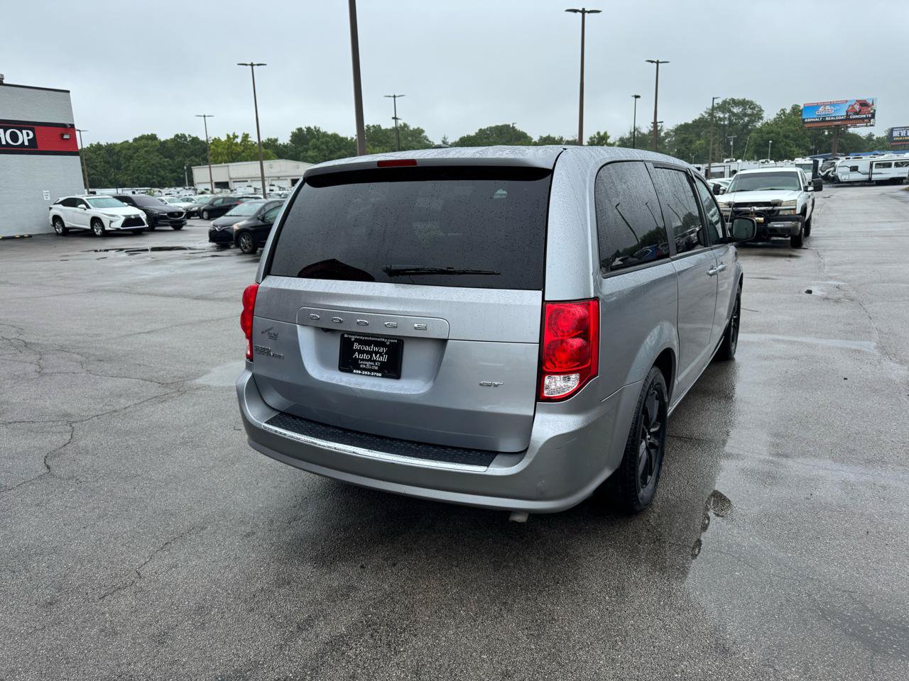 Used 2019 Dodge Grand Caravan GT FWD image 3