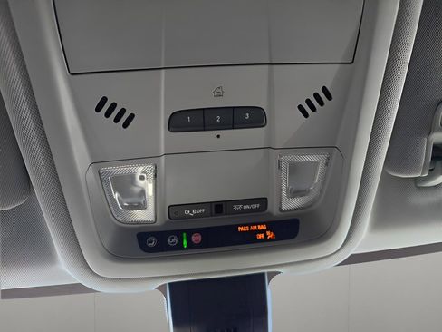 Used 2020 GMC Terrain SLT w/ Preferred Package image 17