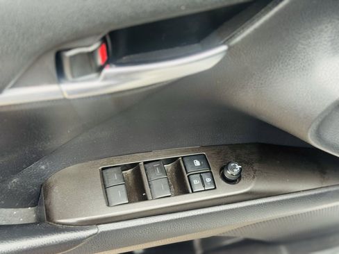 Used 2021 Toyota Camry SE image 19