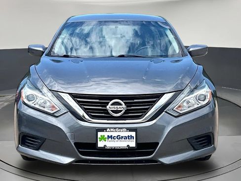 Used 2017 Nissan Altima 2.5 S w/ Power Driver Seat Package FWD image 2