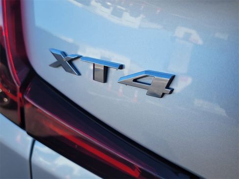 Used 2022 Cadillac XT4 Premium Luxury w/ Safety Alert Package image 7