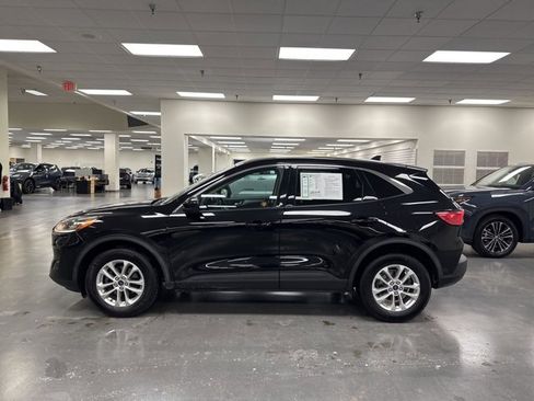 Certified 2024 Toyota Corolla Cross XLE image 40