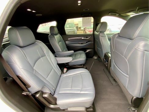 Used 2022 Buick Enclave Premium AWD/4WD image 23