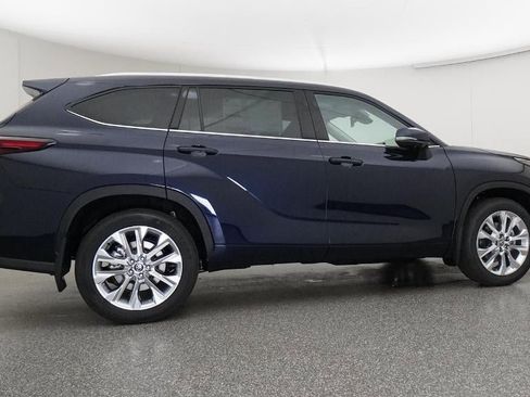 New 2026 Toyota Highlander Limited image 26